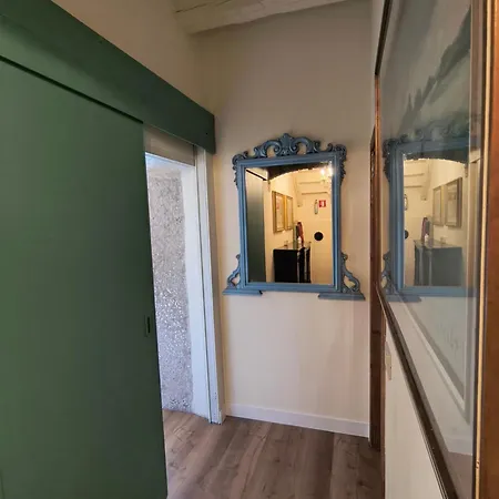 W La Stanza ゲストハウス 3*